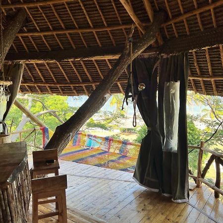 Antonio Beach Tree House Hotel & Spa Uroa Exterior foto
