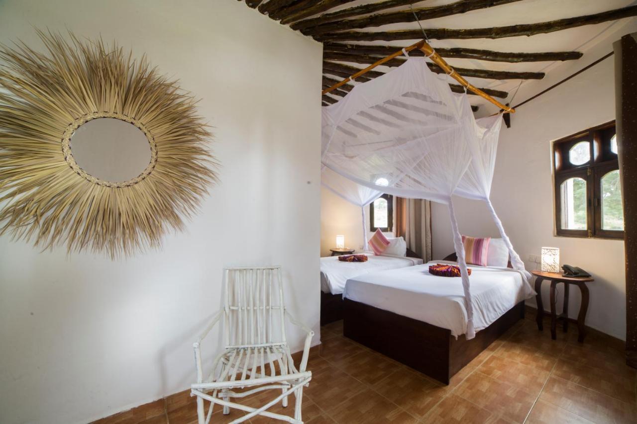 Antonio Beach Tree House Hotel & Spa Uroa Exterior foto