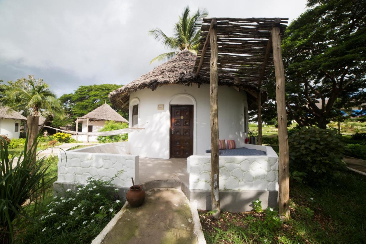 Antonio Beach Tree House Hotel & Spa Uroa Exterior foto