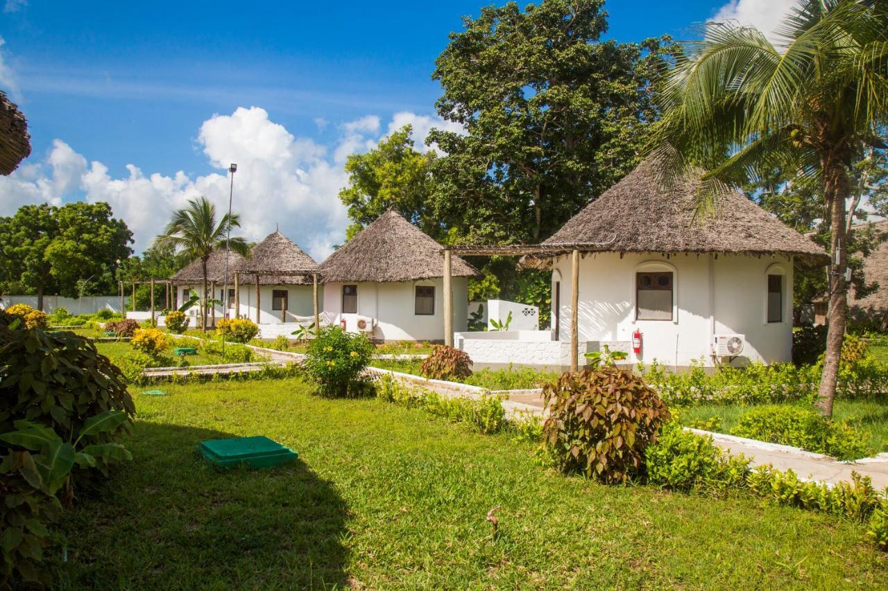 Antonio Beach Tree House Hotel & Spa Uroa Exterior foto