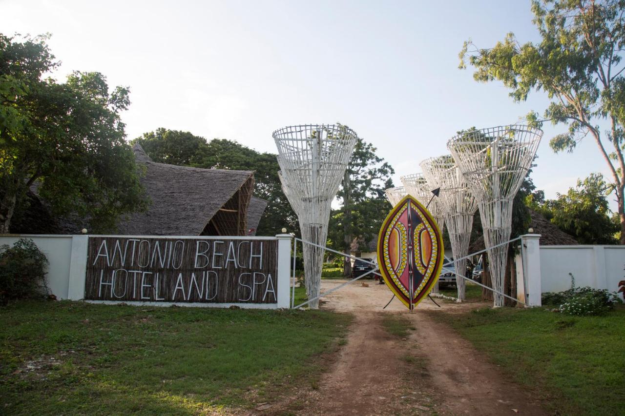 Antonio Beach Tree House Hotel & Spa Uroa Exterior foto