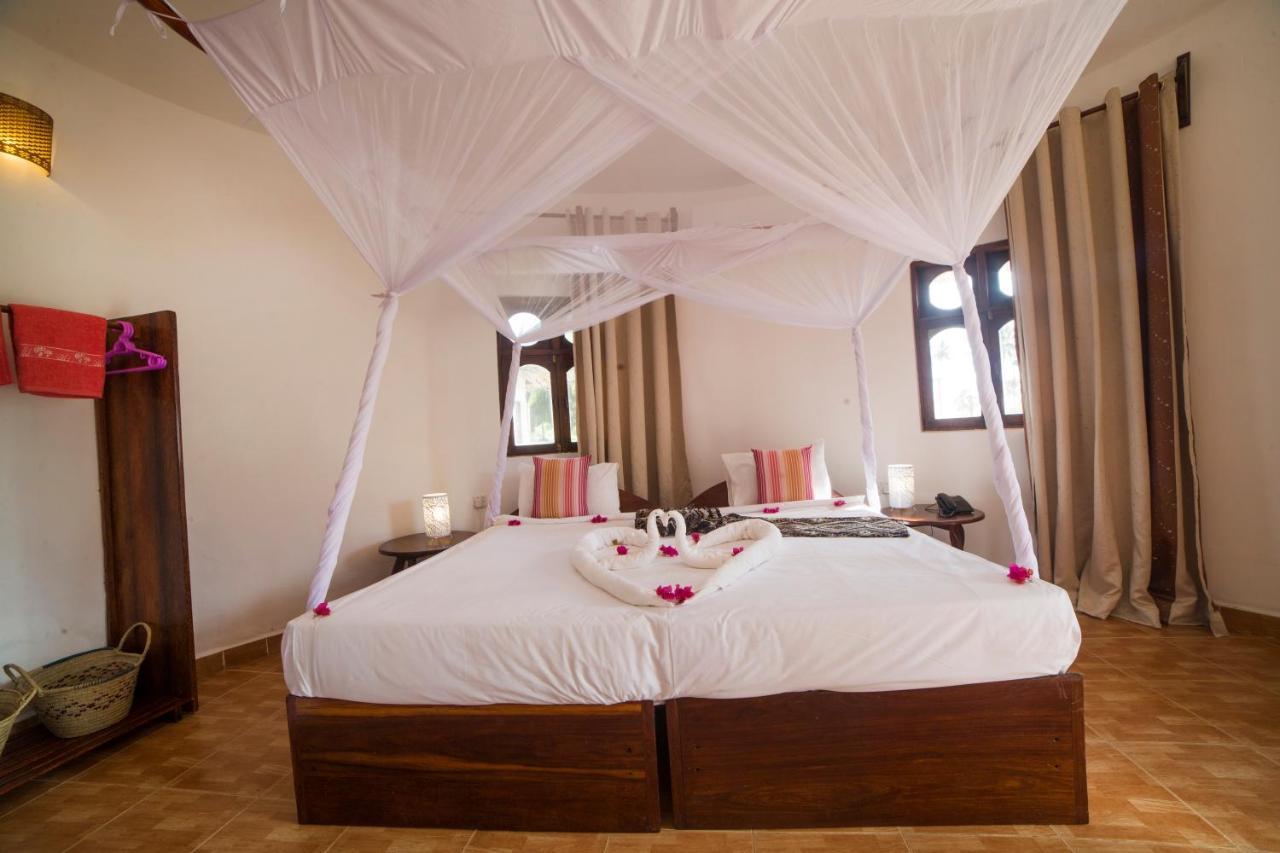 Antonio Beach Tree House Hotel & Spa Uroa Exterior foto