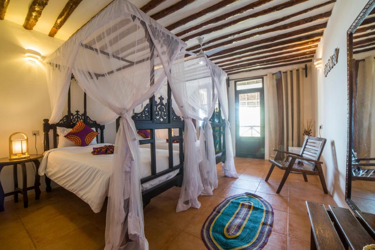 Antonio Beach Tree House Hotel & Spa Uroa Exterior foto